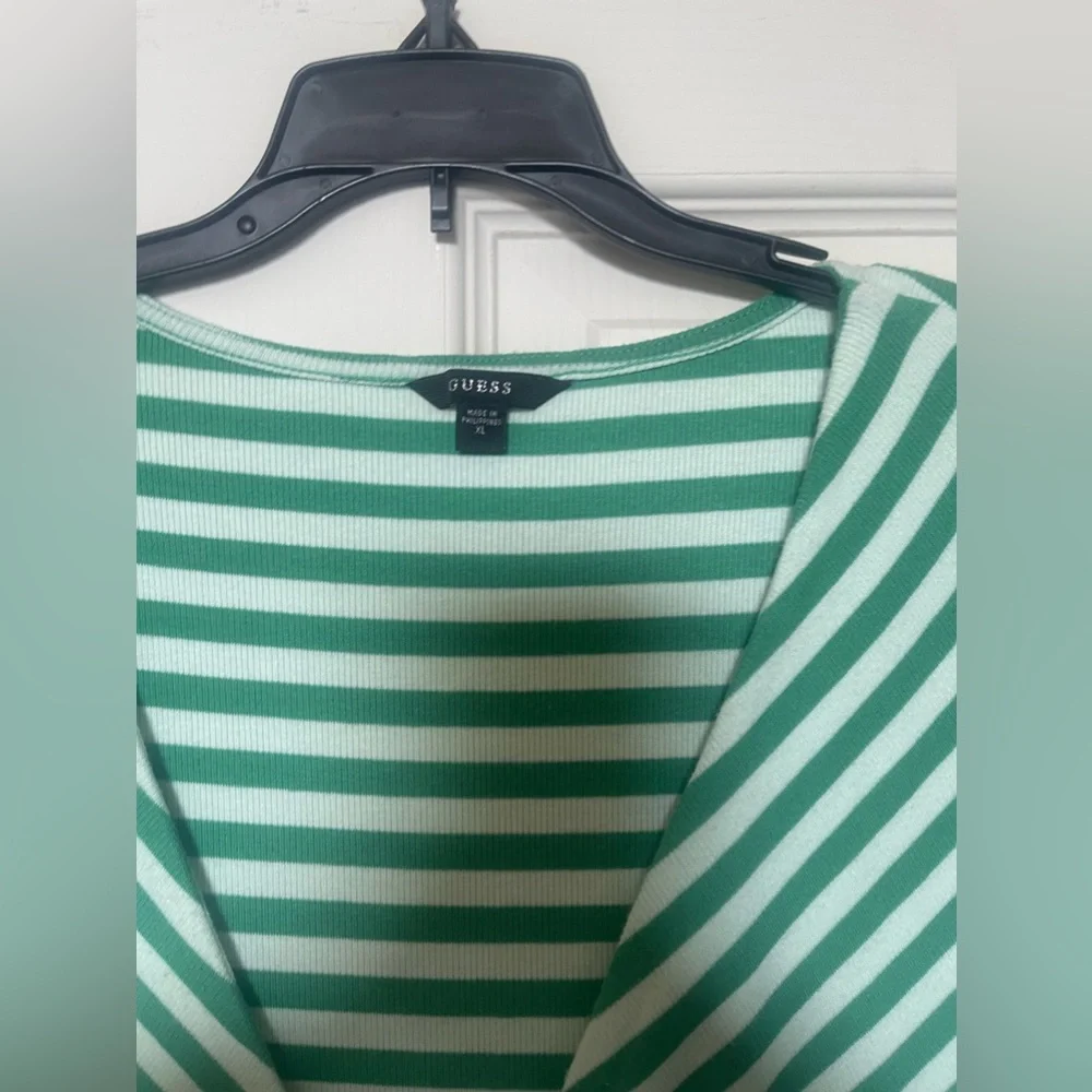Guess New XL top - Picture 4 of 5